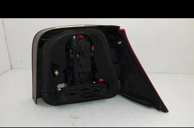 Feu arrière gauche Volkswagen GOLF IV (1J1) 1.8 t (1997-2005) occasion
