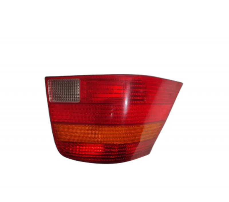 FEU ARRIERE GAUCHE VOLKSWAGEN GOLF IV 1J6945095BA