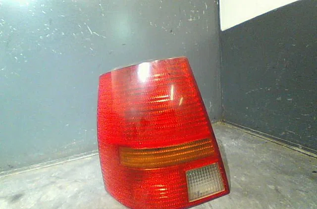 Feu arrière gauche Volkswagen GOLF IV Variant (1J5) 1.9 tdi (1999-2006) occasion