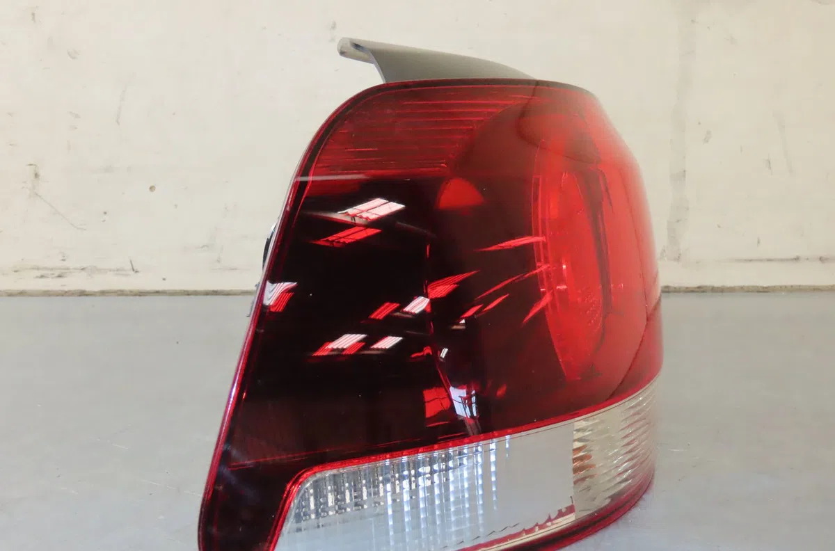 Feu arrière gauche VOLKSWAGEN GOLF occasion