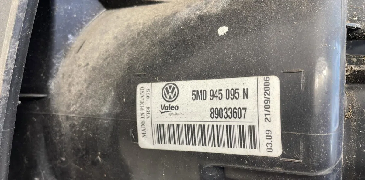 Feu arrière gauche Volkswagen GOLF PLUS V (5M1, 521) 1.9 tdi (2005-2009) 5 portes occasion