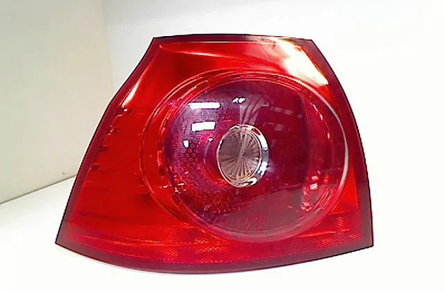 Feu arrière gauche VOLKSWAGEN GOLF V  1.9 TDI 105ch occasion