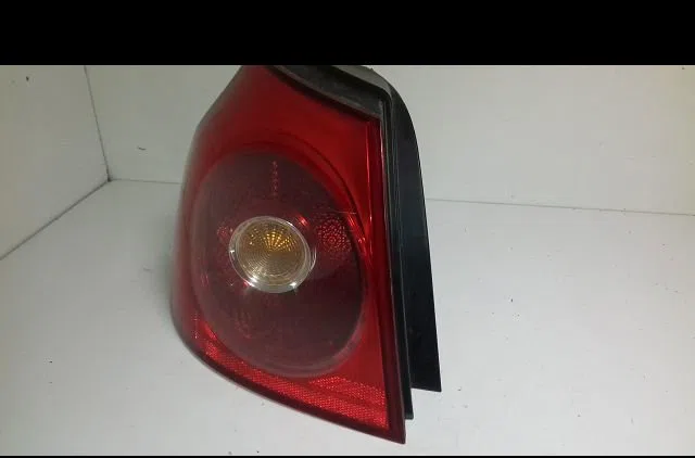 Feu arrière gauche Volkswagen GOLF V (1K1) 1.6 fsi (2003-2008) occasion