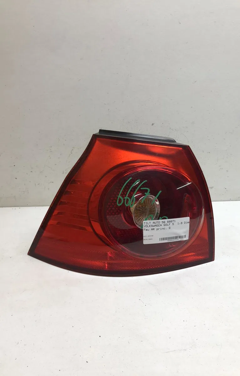 Feu arrière gauche Volkswagen GOLF V (1K1) 1.9 tdi (2003-2008) occasion
