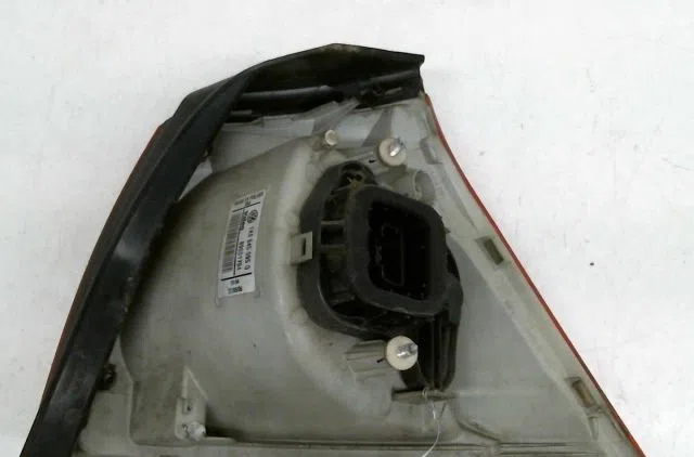 Feu arrière gauche Volkswagen GOLF V (1K1) 1.9 tdi (2003-2008) occasion