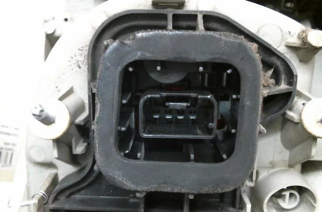 Feu arrière gauche Volkswagen GOLF V (1K1) 1.9 tdi (2003-2008) occasion