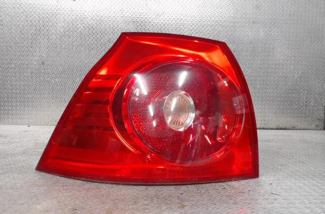 Feu arrière gauche Volkswagen GOLF V (1K1) 2.0 fsi (2004-2008) occasion