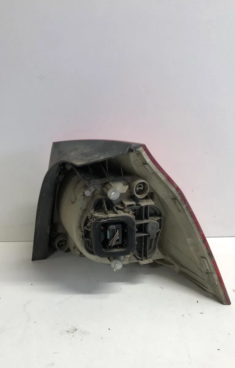Feu arrière gauche Volkswagen GOLF V (1K1) 2.0 tdi (2003-2008) occasion