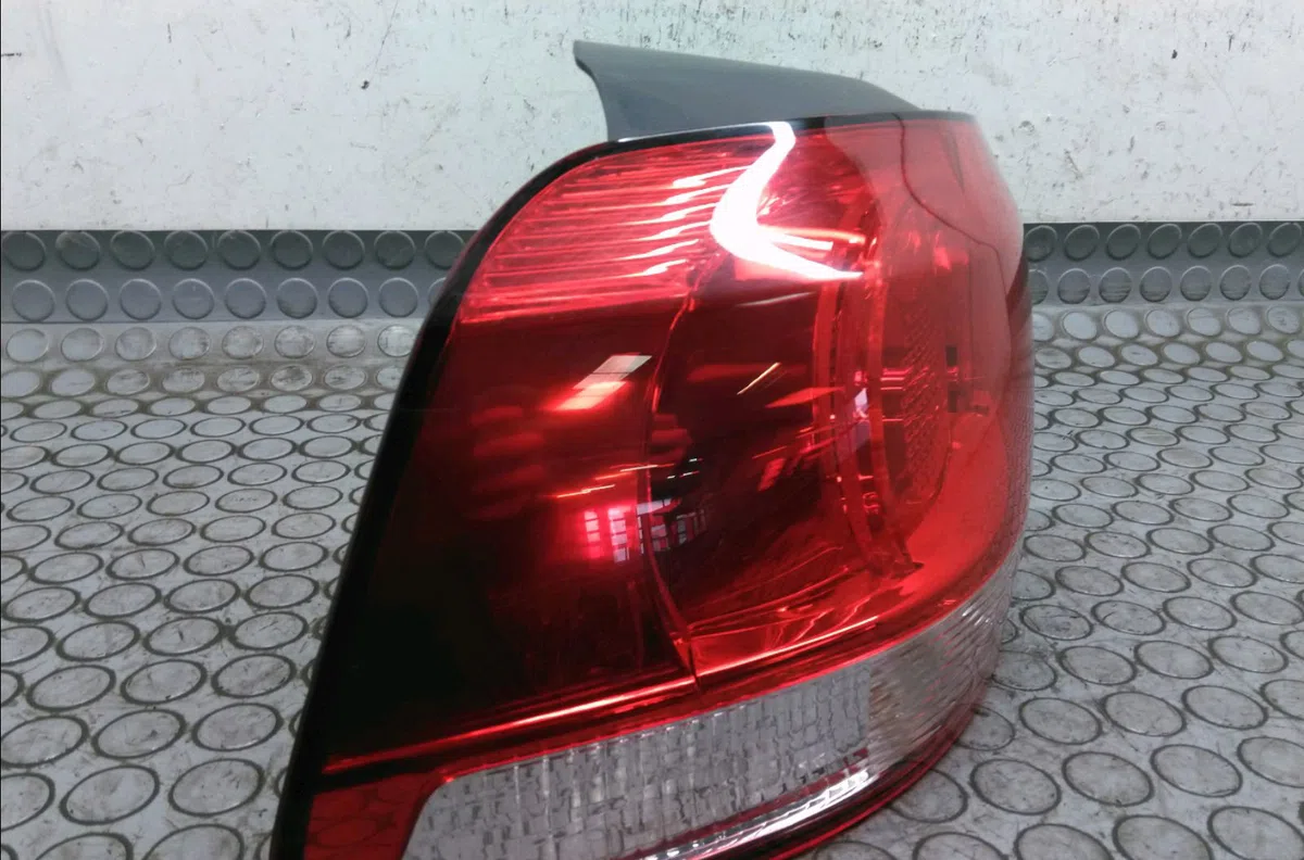 Feu arrière gauche Volkswagen GOLF VI (5K1) 2.0 tdi 4motion (2009-2012) occasion