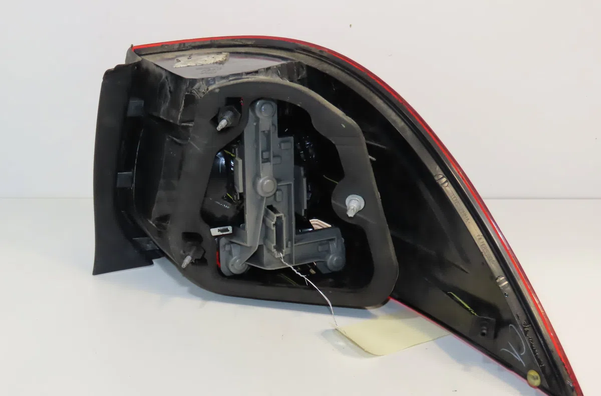 Feu arrière gauche Volkswagen GOLF VI Variant (AJ5) 1.4 tsi (2009-2013) occasion