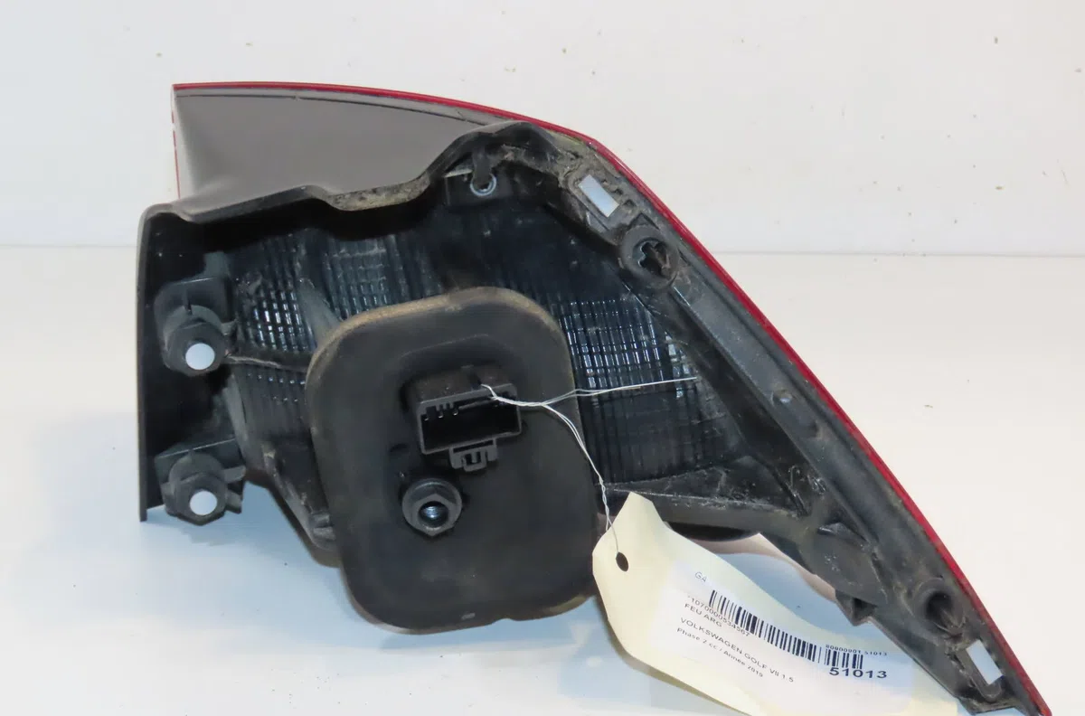 Feu arrière gauche Volkswagen GOLF VII (5G1, BQ1, BE1, BE2) 1.5 tsi (2017-2020) occasion
