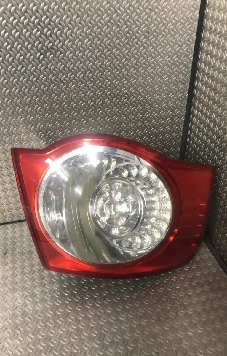 Feu arrière gauche VOLKSWAGEN JETTA 3  JETTA 3 occasion