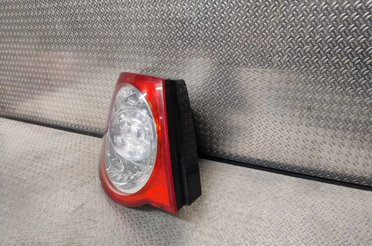 Feu arrière gauche Volkswagen JETTA III (1K2) 1.6 (2004-2010) occasion