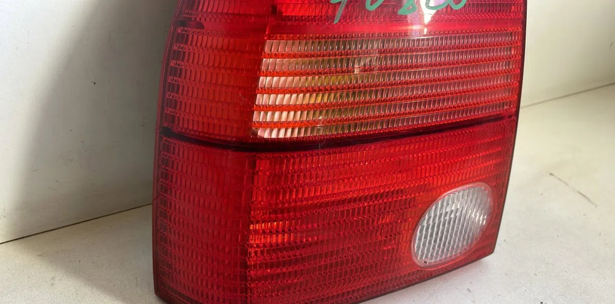 Feu arrière gauche Volkswagen LUPO I (6X1, 6E1) 1.4 (2000-2005) occasion