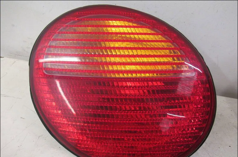 Feu arrière gauche Volkswagen NEW BEETLE (9C1, 1C1) 1.6 (1999-2000) occasion