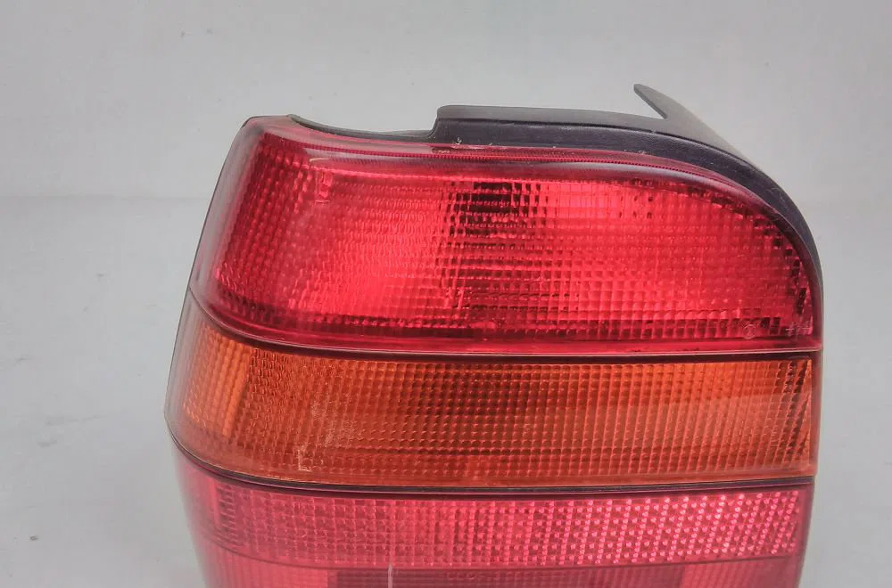 Feu arrière gauche VOLKSWAGEN POLO 1994 occasion