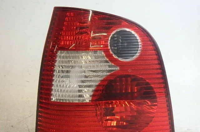 Feu arrière gauche VOLKSWAGEN POLO 2002 occasion