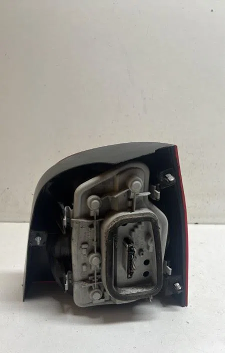 Feu arrière gauche Volkswagen POLO (9N_, 9A_) 1.2 12v (2001-2007) 5 portes occasion