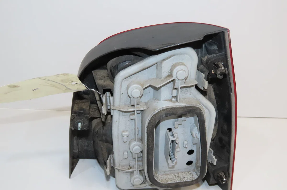 Feu arrière gauche Volkswagen POLO (9N_, 9A_) 1.4 16v (2001-2008) occasion