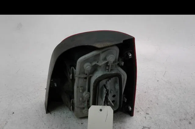 Feu arrière gauche Volkswagen POLO (9N_, 9A_) 1.4 16v (2001-2008) occasion