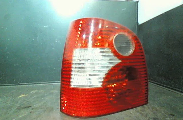 Feu arrière gauche Volkswagen POLO (9N_, 9A_) 1.4 tdi (2001-2005) occasion