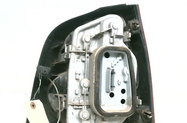 Feu arrière gauche Volkswagen POLO (9N_, 9A_) 1.4 tdi (2001-2005) occasion