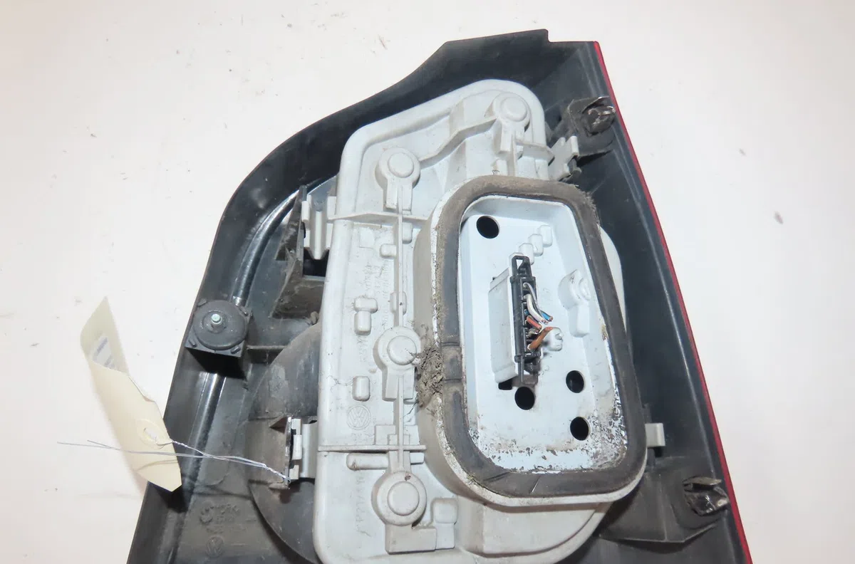 Feu arrière gauche Volkswagen POLO (9N_, 9A_) 1.9 sdi (2001-2009) occasion