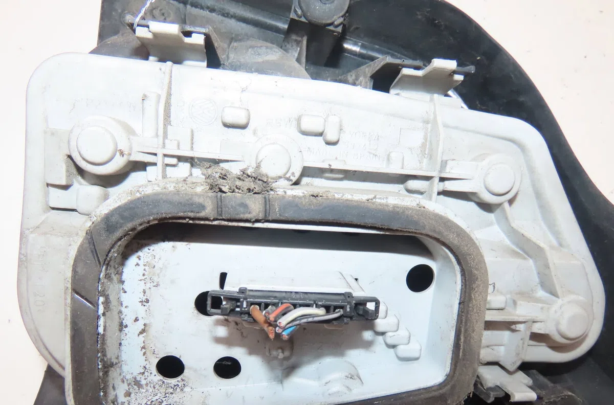 Feu arrière gauche Volkswagen POLO (9N_, 9A_) 1.9 sdi (2001-2009) occasion