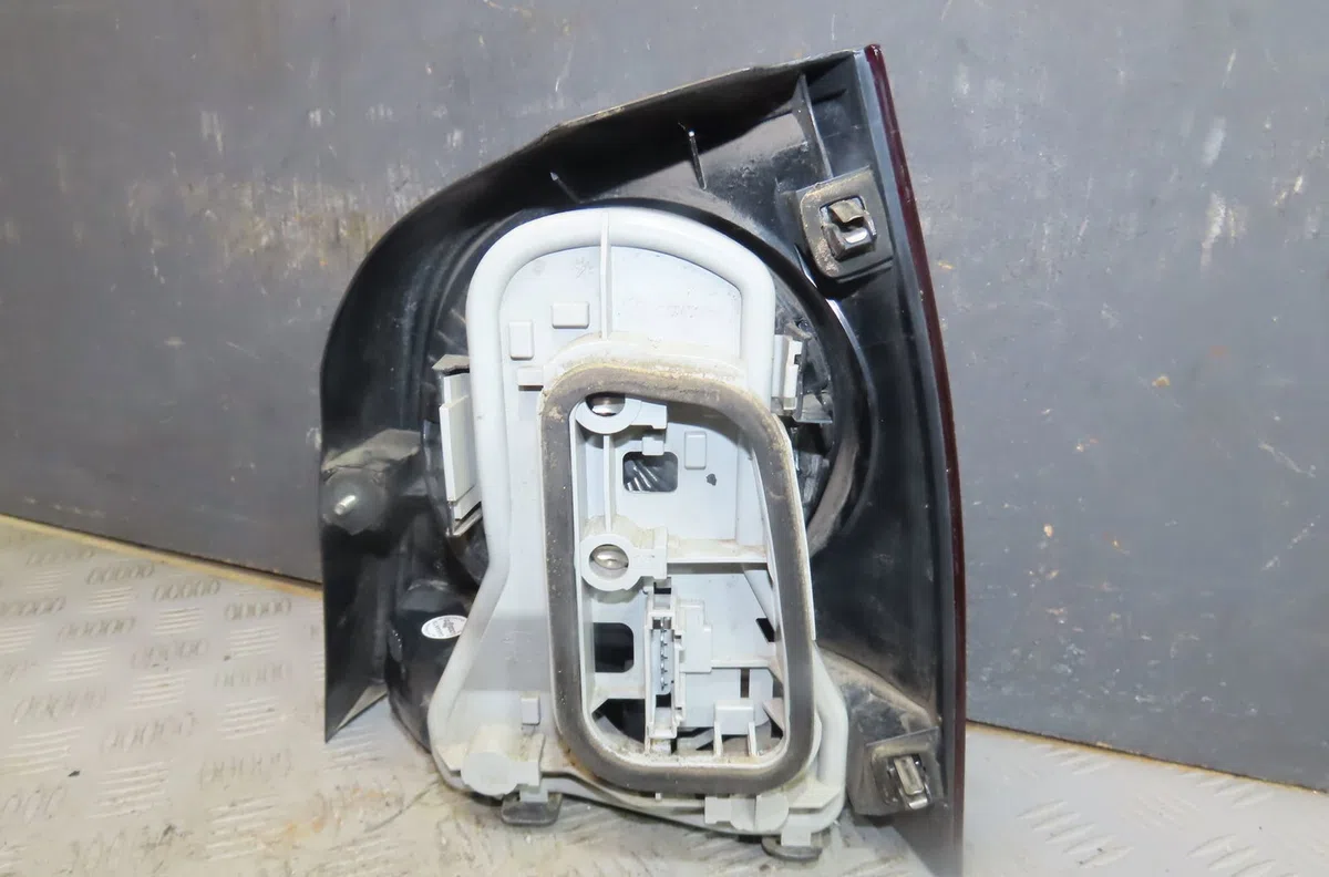 Feu arrière gauche Volkswagen POLO (9N_, 9A_) 1.9 tdi (2001-2009) 5 portes occasion