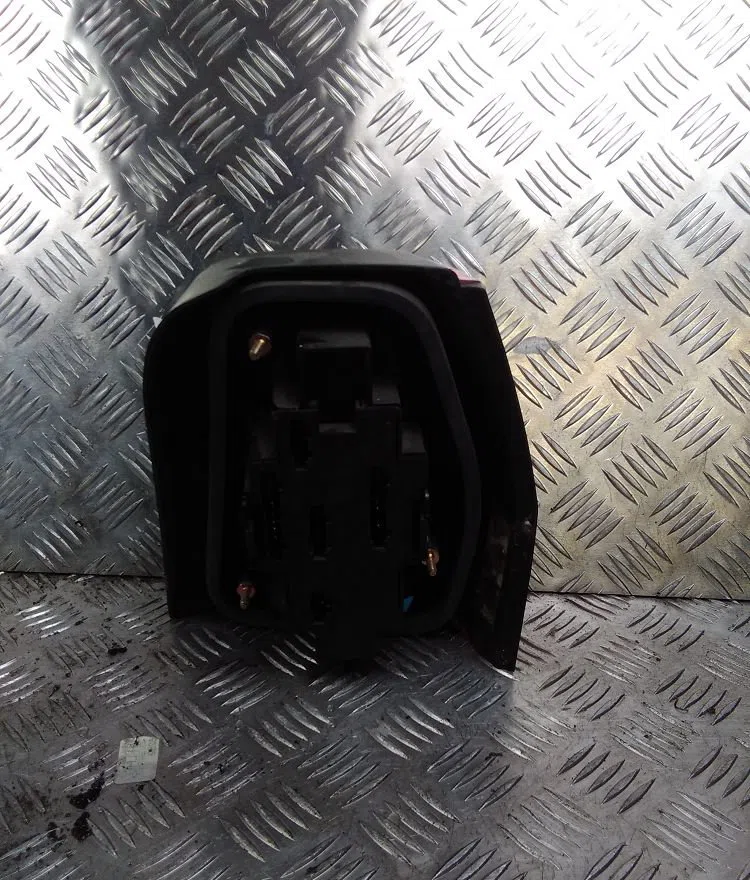 Feu arrière gauche Volkswagen POLO II (86C, 80) 1.0 cat (1989-1994) occasion