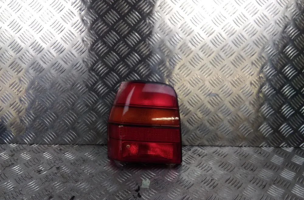 Feu arrière gauche Volkswagen POLO II (86C, 80) 1.0 cat (1989-1994) occasion
