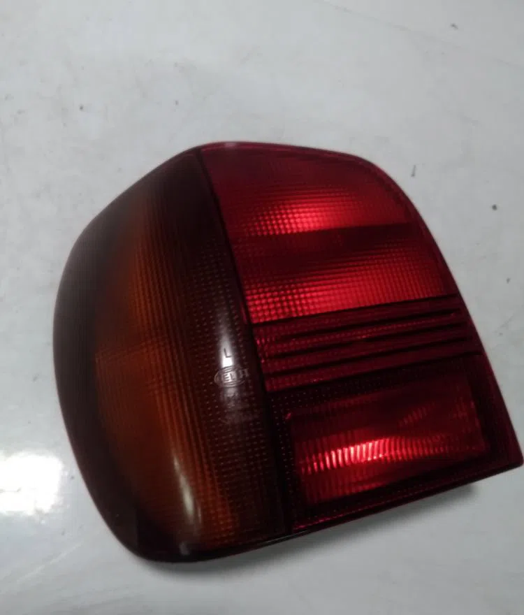 Feu arrière gauche VOLKSWAGEN POLO III  1.4 60ch occasion