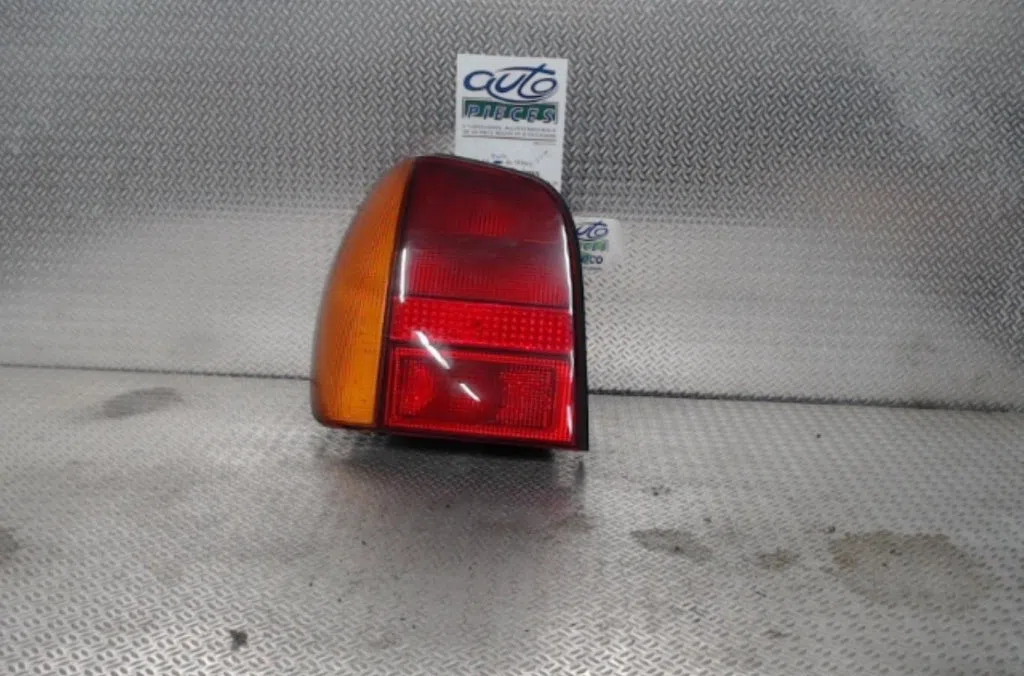 Feu arrière gauche Volkswagen POLO III (6N1) 64 1.9 sdi (1996-1999) occasion