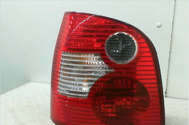 Feu arrière gauche VOLKSWAGEN POLO IV  1.2 65ch occasion