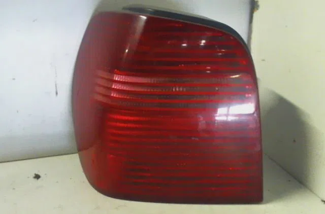 Feu arrière gauche VOLKSWAGEN POLO occasion