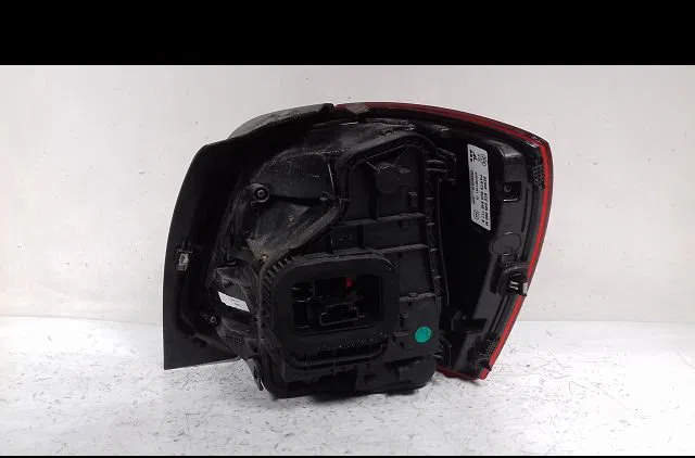 Feu arrière gauche Volkswagen POLO V (6R1, 6C1) 1.0 (2014) occasion