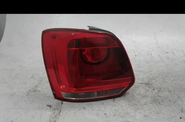 Feu arrière gauche Volkswagen POLO V (6R1, 6C1) 1.2 (2009) occasion