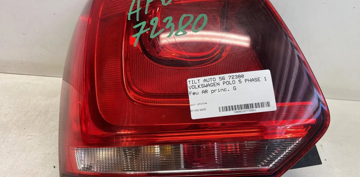 Feu arrière gauche Volkswagen POLO V (6R1, 6C1) 1.2 (2009) occasion