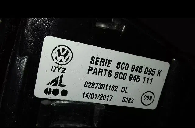 Feu arrière gauche Volkswagen POLO V (6R1, 6C1) 1.2 tsi 16v (2014-2017) 5 portes occasion
