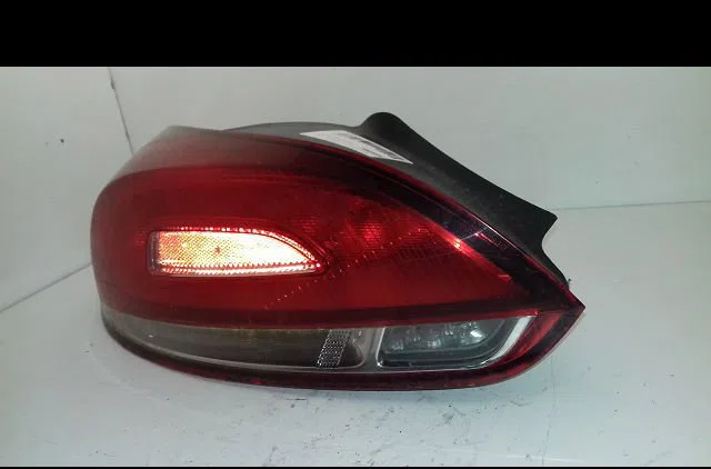 Feu arrière gauche Volkswagen SCIROCCO III (137, 138) 2.0 tdi (2010-2017) occasion
