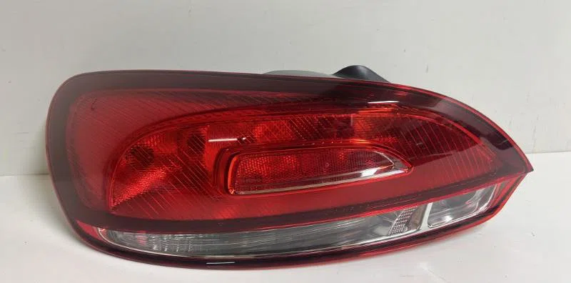 Feu arrière gauche Volkswagen SCIROCCO III (137, 138) 2.0 tdi (2010-2017) occasion