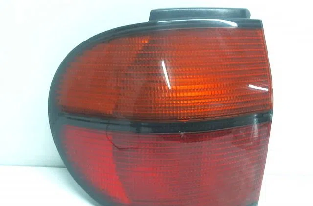 Feu arrière gauche Volkswagen SHARAN (7M8, 7M9, 7M6) 1.9 tdi (1996-2000) occasion