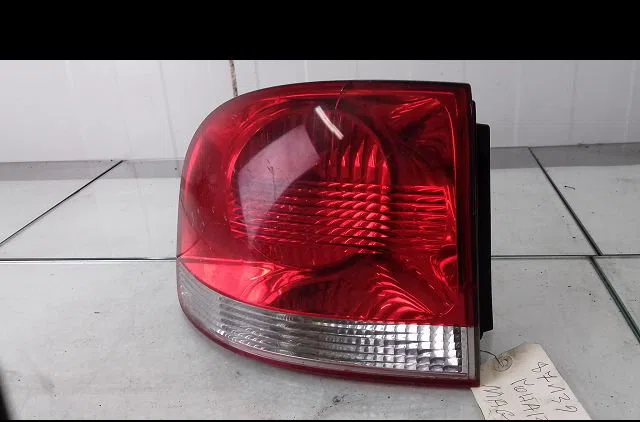 Feu arrière gauche Volkswagen TOUAREG (7LA, 7L6, 7L7) 2.5 r5 tdi (2003-2010) occasion