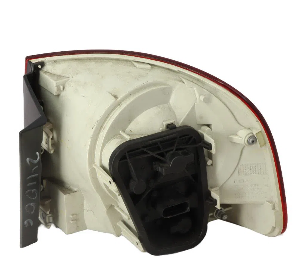 Feu arrière gauche Volkswagen TOUAREG (7LA, 7L6, 7L7) 3.2 v6 (2002-2006) occasion