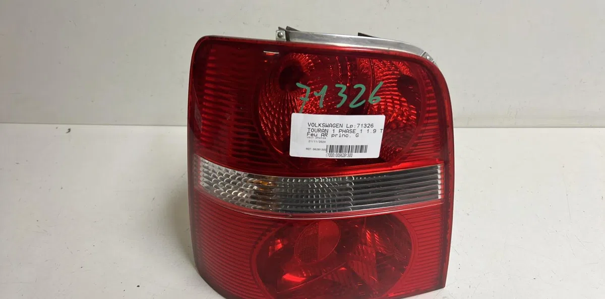 Feu arrière gauche Volkswagen TOURAN (1T1, 1T2) 1.9 tdi (2003-2004) occasion