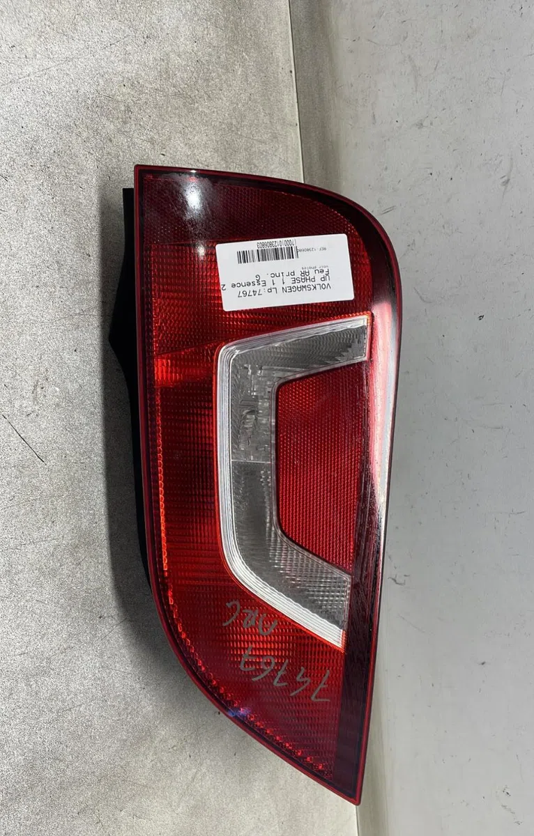 Feu arrière gauche Volkswagen UP! (121, 122, BL1, BL2, BL3, 123) 1.0 (2011-2020) 5 portes occasion