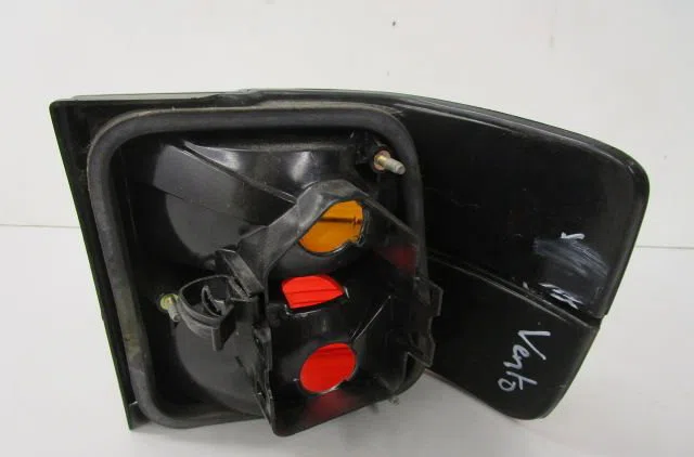 Feu arrière gauche Volkswagen VENTO (1H2) 1.8 (1991-1998) occasion