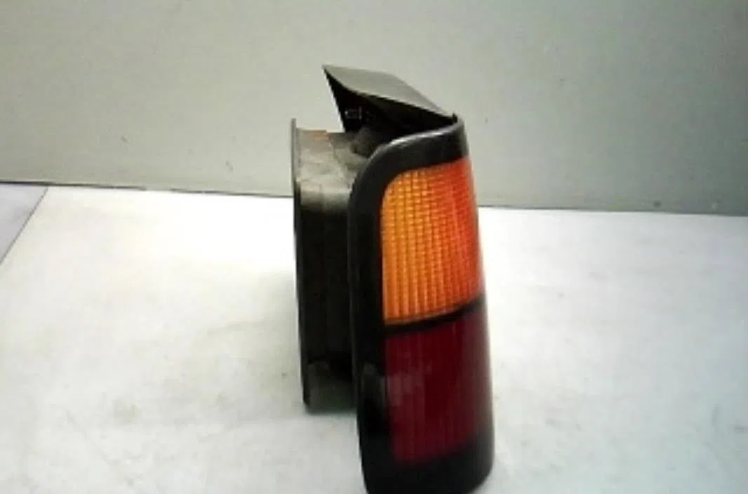 Feu arrière gauche VOLVO 460 PHASE 2 occasion