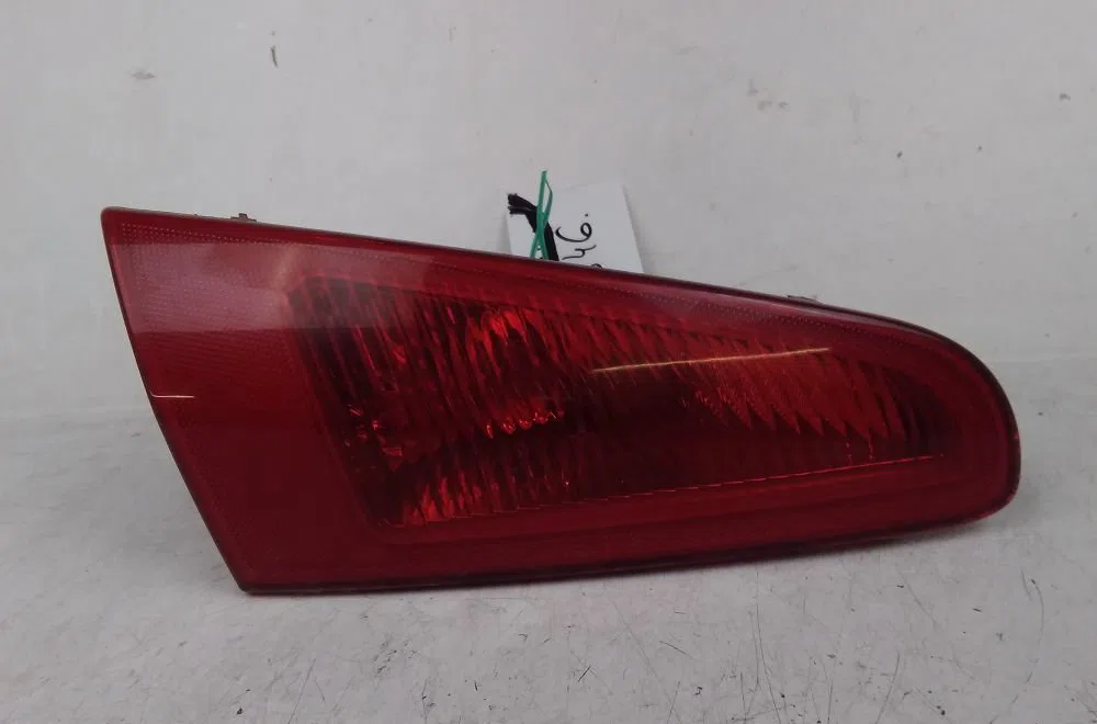 Feu arrière intérieur droit ALFA ROMEO 147 2006 occasion