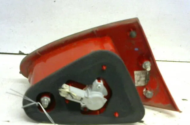 Feu arrière intérieur droit Alfa romeo 147 (937_) 1.6 16v t.spark eco (937.axa1a, 937.bxa1a) (2001-2010) occasion